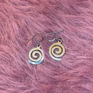 Cute .925 sterling silver spiral earrings